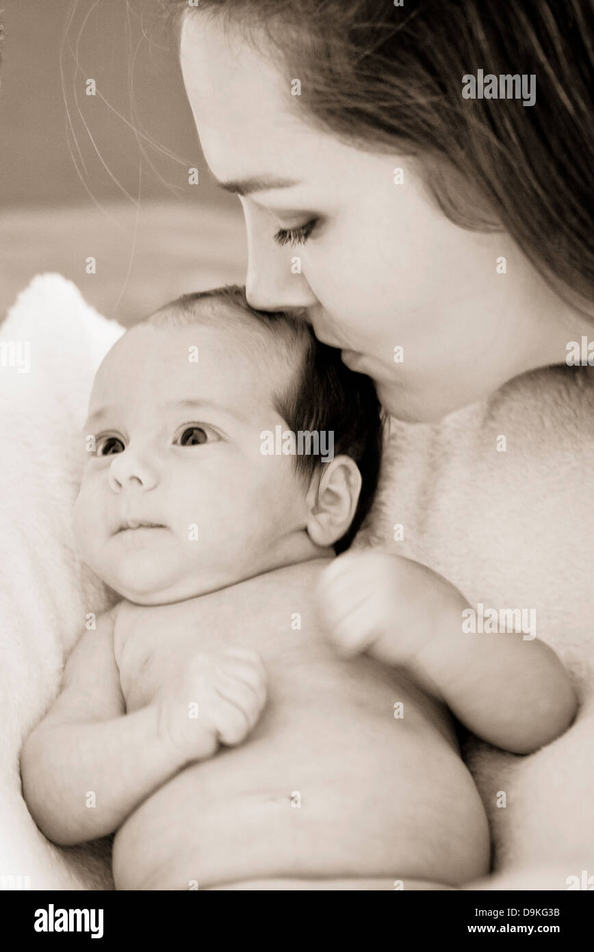 Black woman and newborn baby hi-res stock photography and images - Alamy