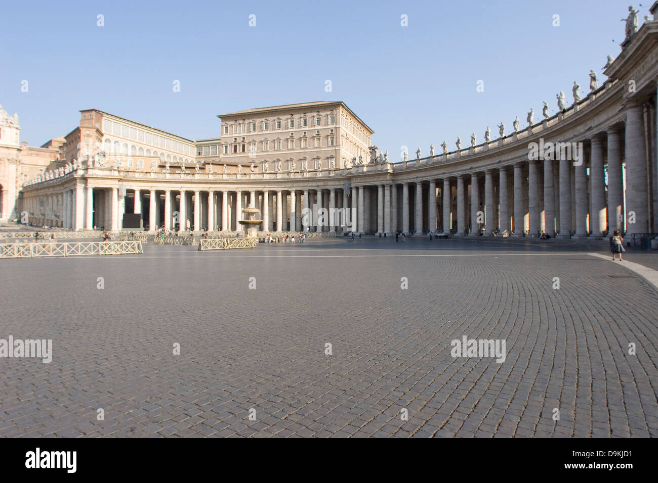 St. Peter's Square & Papal Apartment, Vatican City Stock Photo Alamy