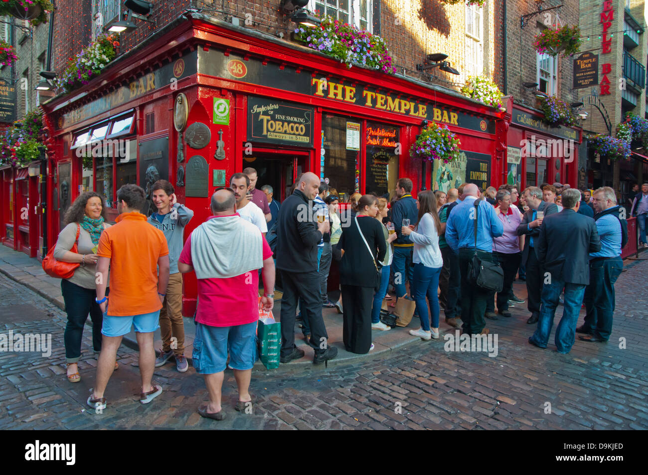 Temple Bar entertainment area central Dublin Ireland Europe Stock Photo