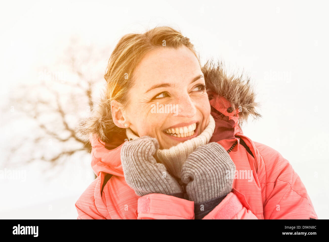 Cold woman wearing jacket hi-res stock photography and images - Alamy