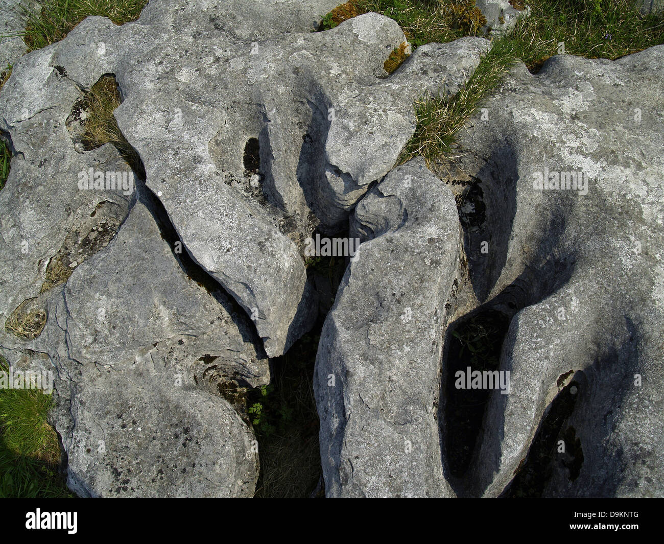 Fractured limestone hires stock photography and images Alamy
