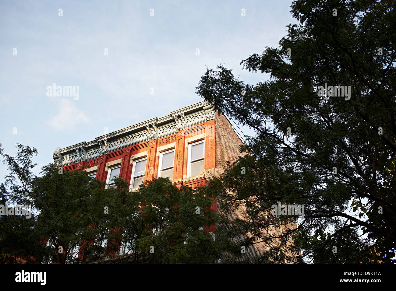 Apartment building new york city hi-res stock photography and images ...