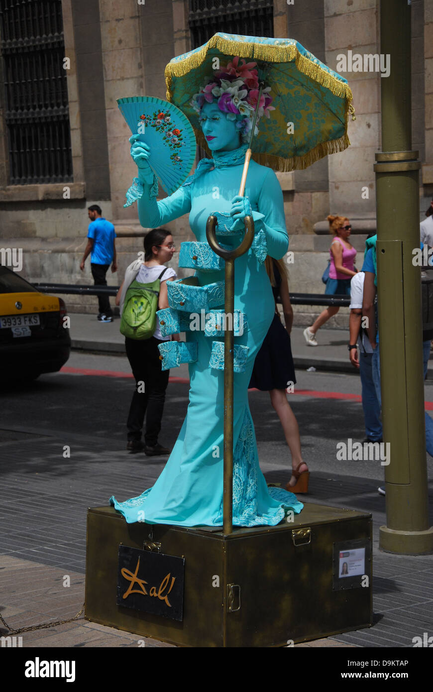 living statue on Ramblas Barcelona Stock Photo Alamy