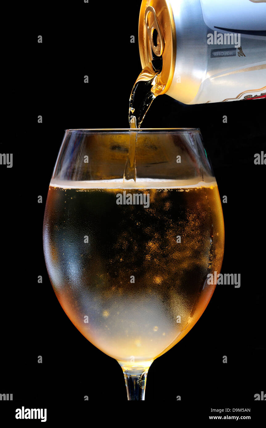 Pour wine glass hi-res stock photography and images - Alamy