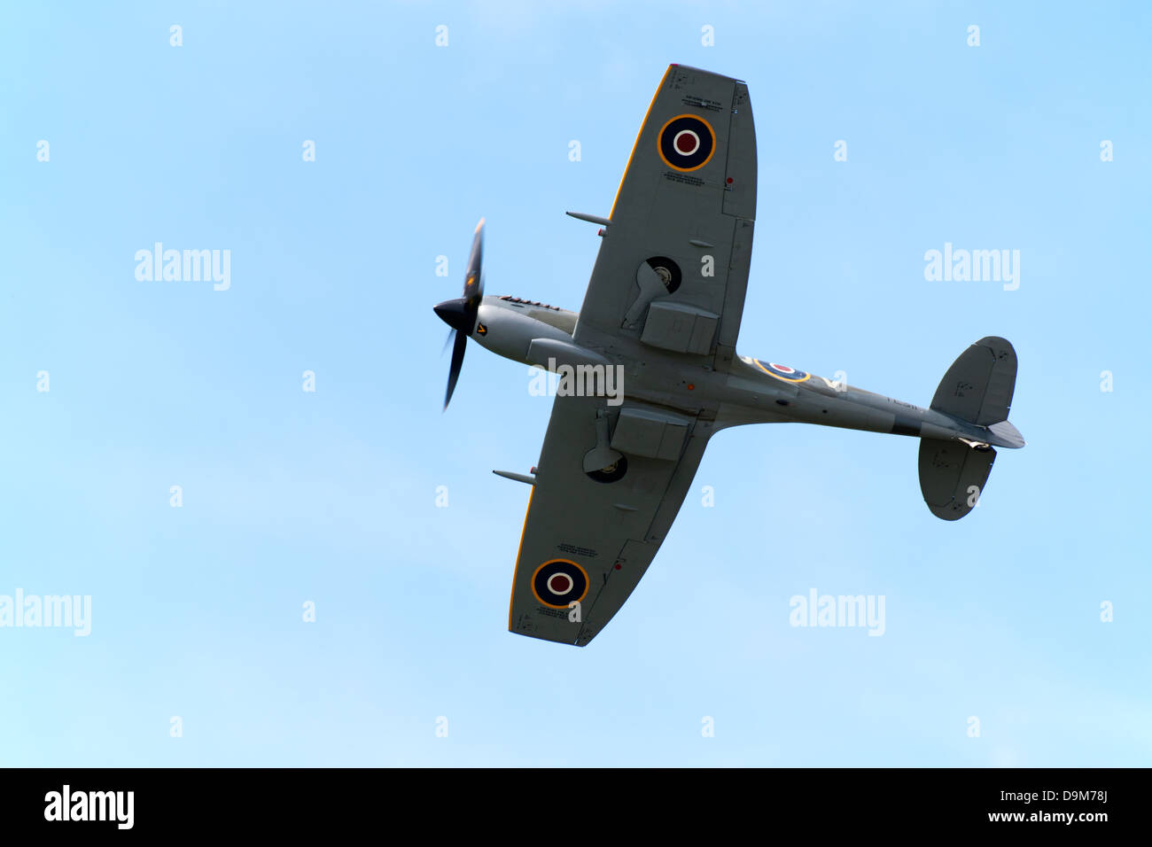 Vickers Supermarine LX VIVE TE311 4-DVSpitfire in flight over Wickenby Airfield Stock Photo