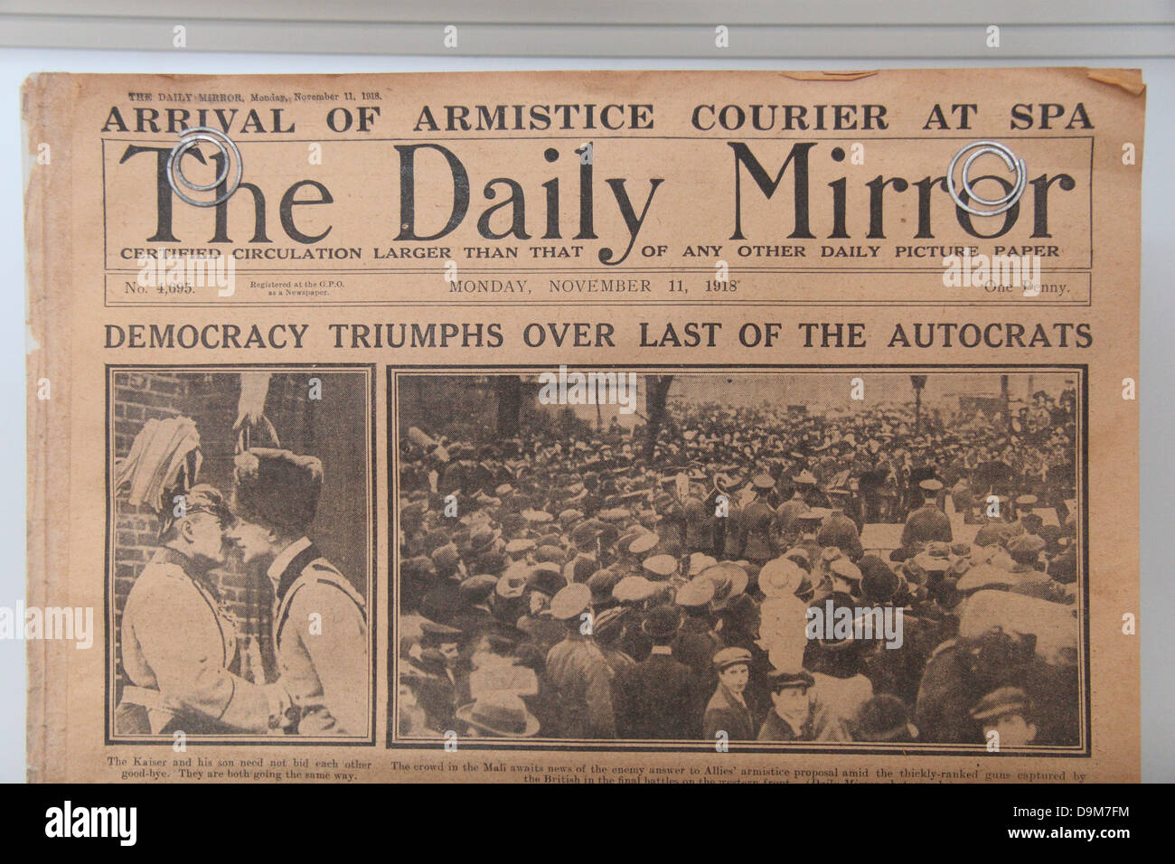 The Daily Mirror newspaper 11th November 1918) announcing the arrival of the Armistice at the end of World War One Stock Photo - Alamy