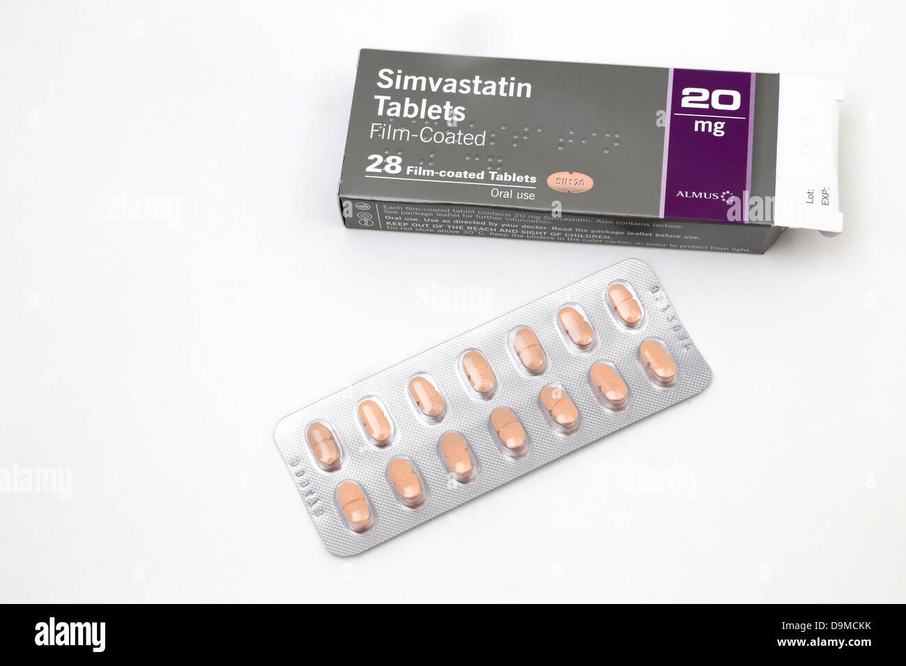 Simvastatin tablets hires stock photography and images Alamy
