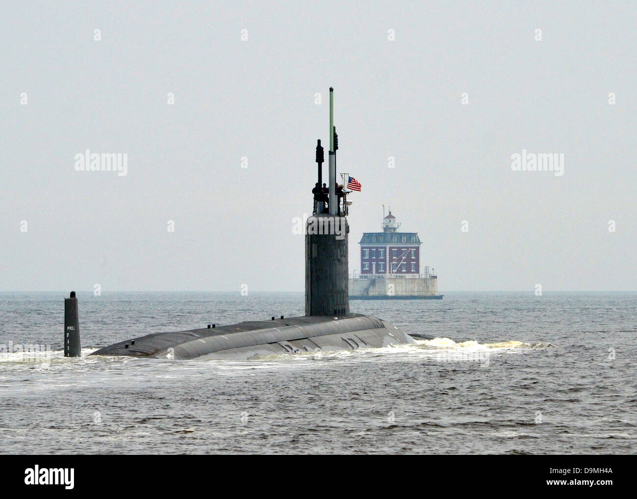 US Navy Virginia-class attack submarine USS Missouri exits the Thames River as it departs Naval Submarine Base New London June 18, 2013 in Groton, CT. Stock Photo