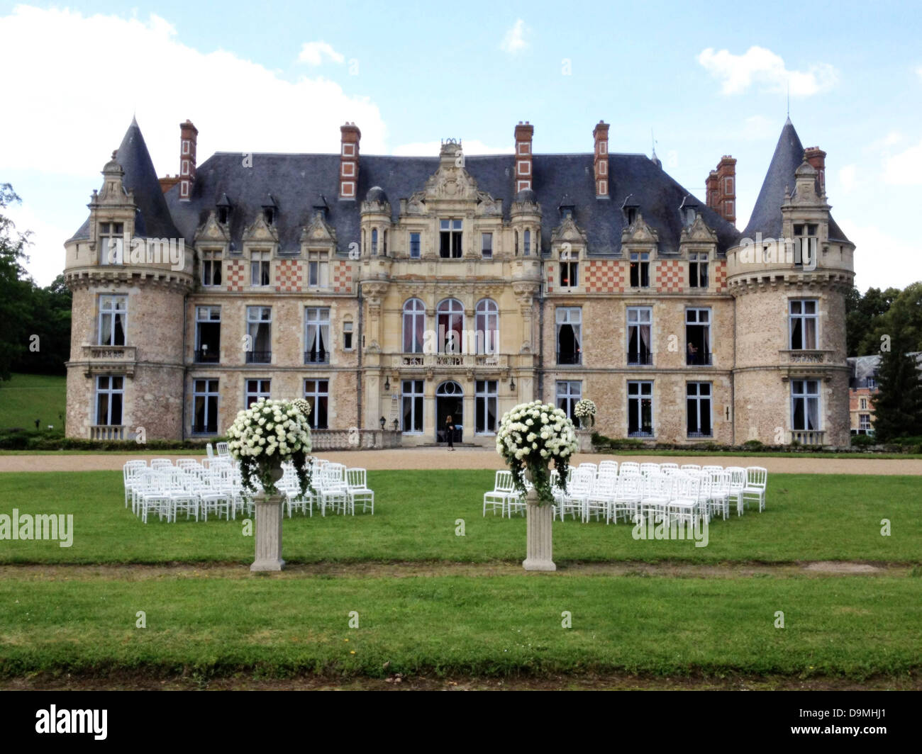 French Castle, Chateau d'Esclimont, Private for Hire, Wedding