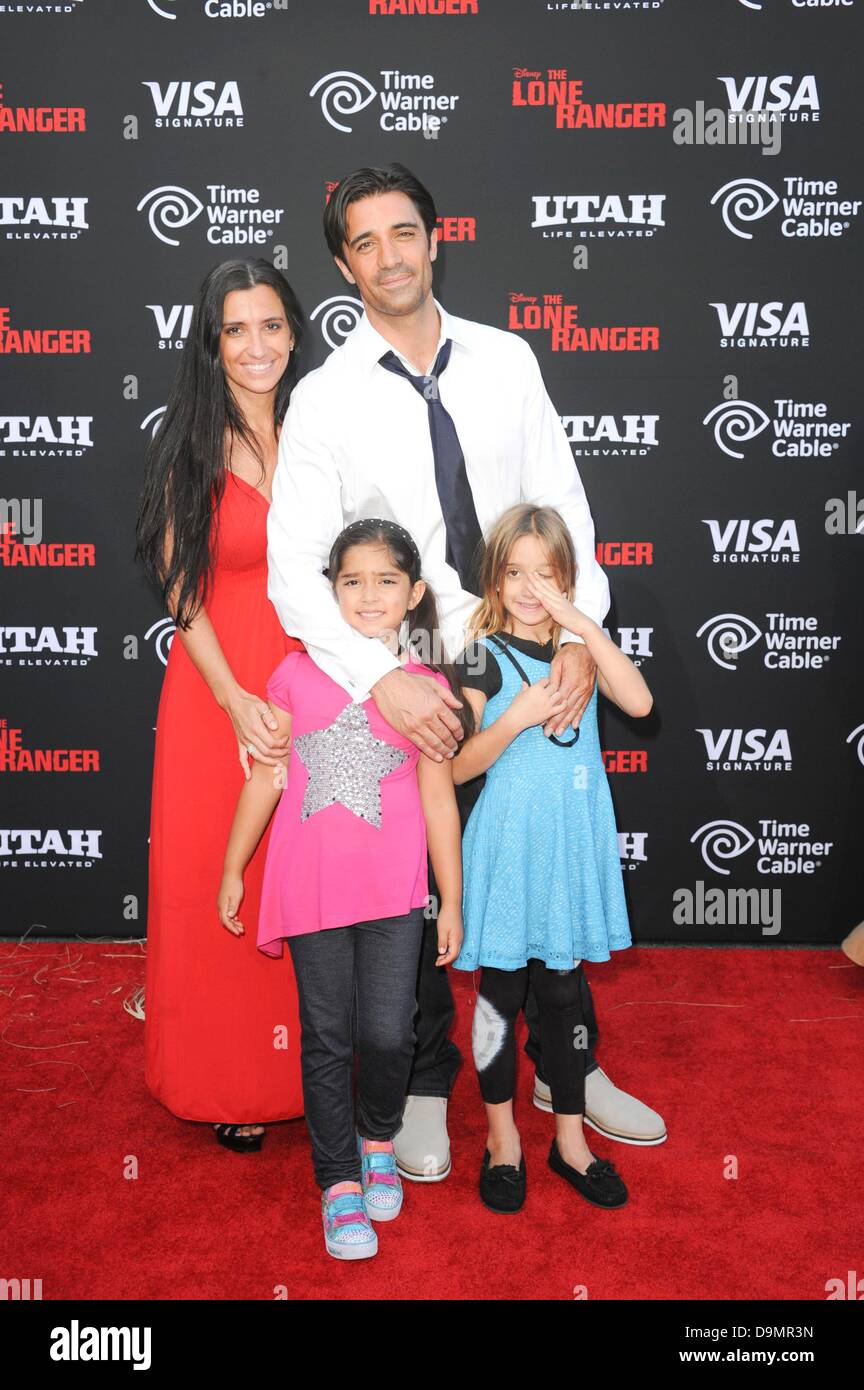 Films Et Séries Tv Avec Gilles Marini Gilles marini and family hi-res stock photography and images - Alamy