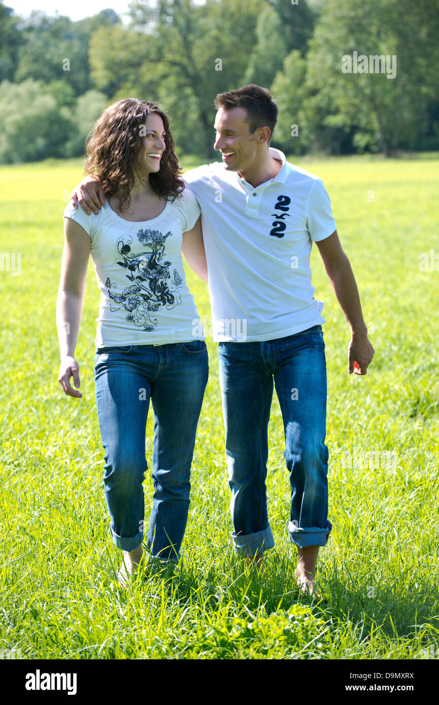 Walking park summer couple hi-res stock photography and images - Alamy