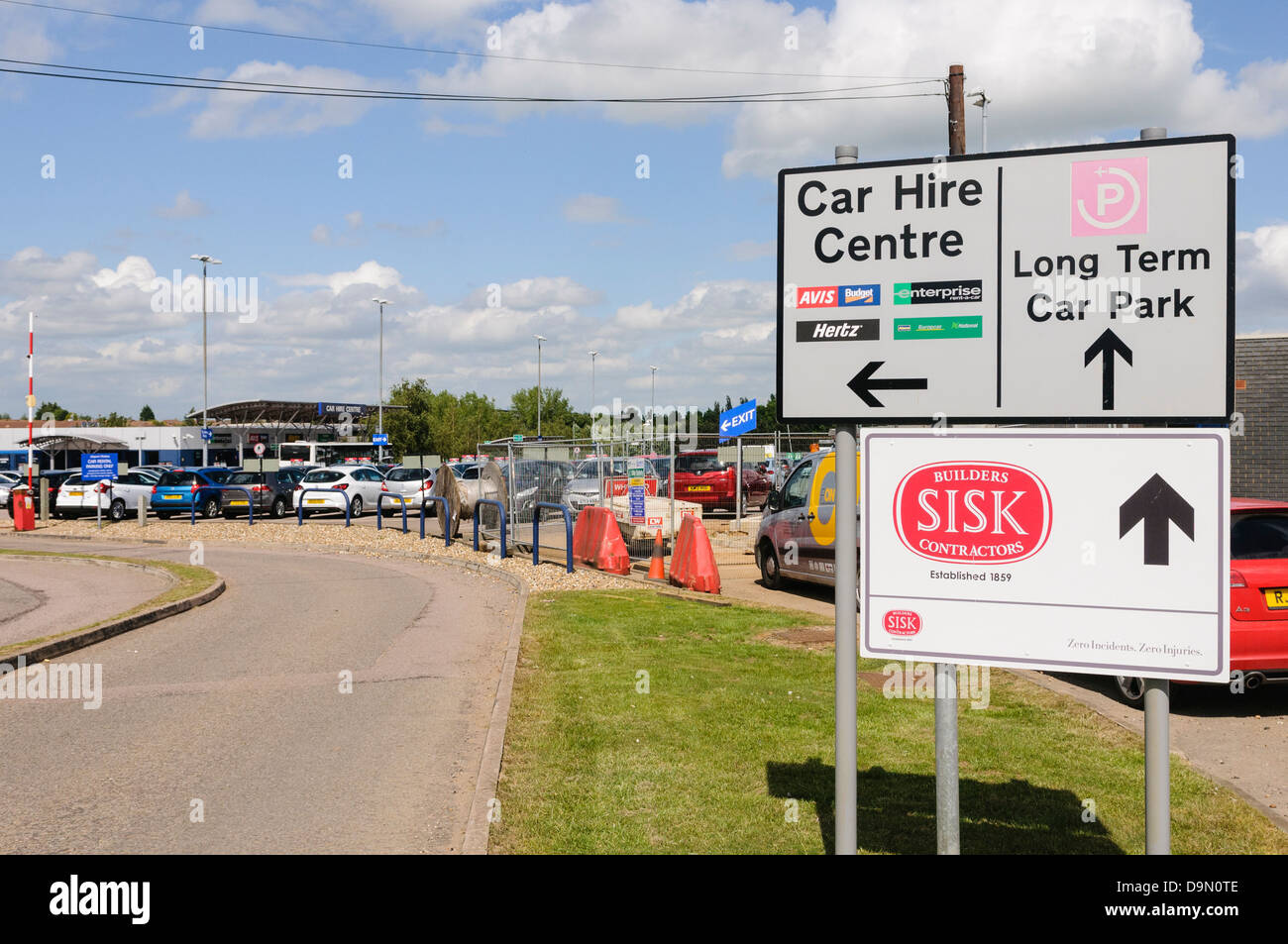 Car Hire Centre (Avis, Budget, Hertz, Enterprise, National and Eurocar) at Luton Airport Stock Photo