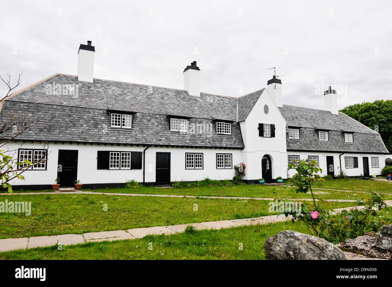 Whitewashed cottages coastal coast hires stock photography and images