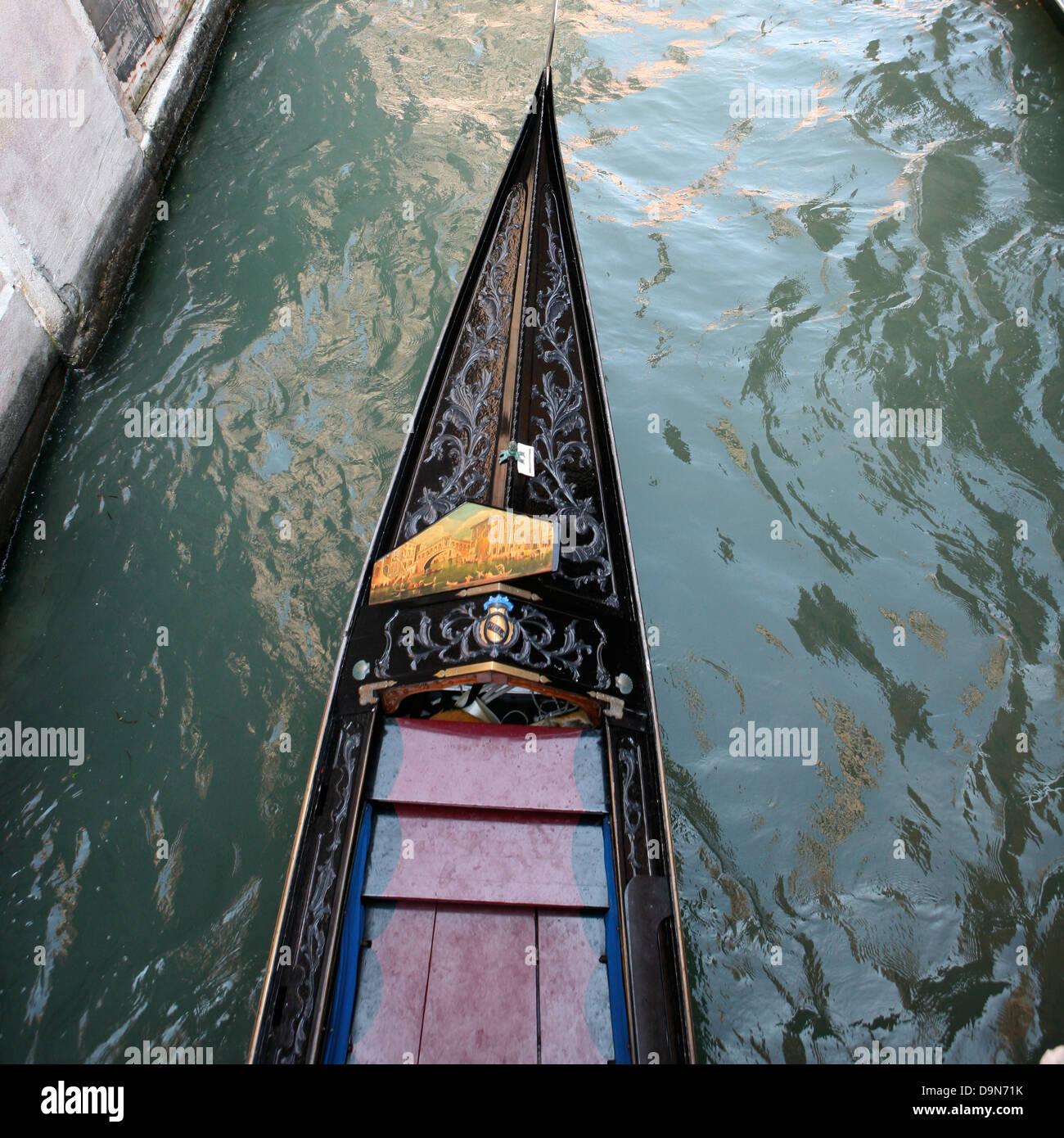 Gondola on canal hi-res stock photography and images - Alamy