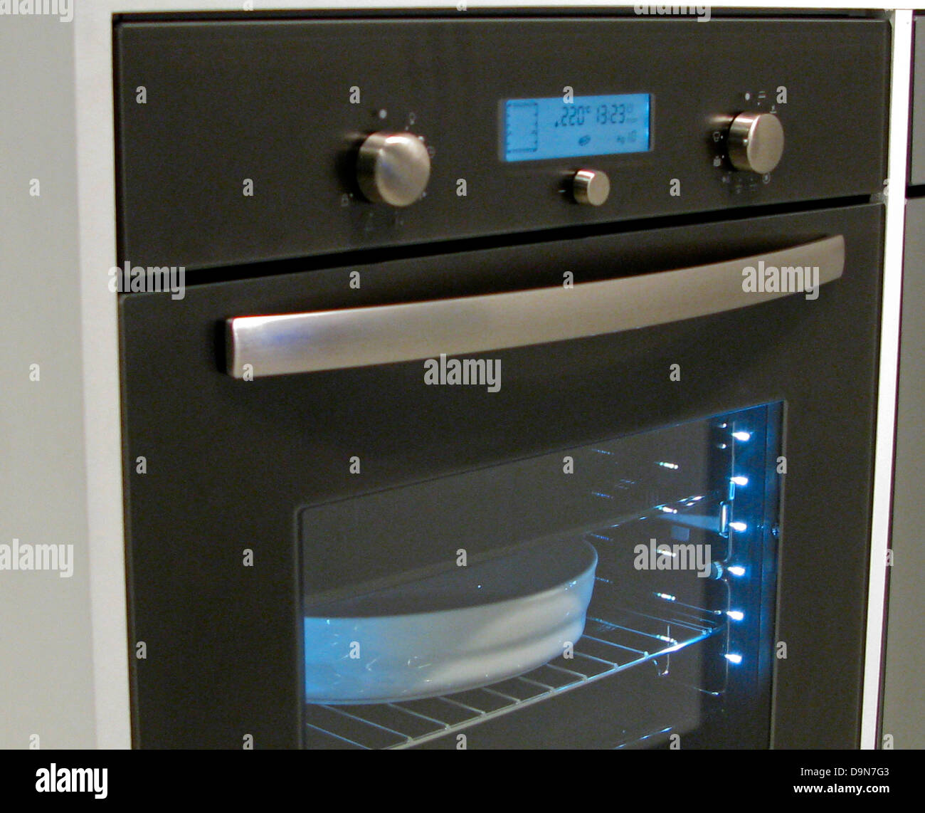 Electric oven hires stock photography and images Alamy