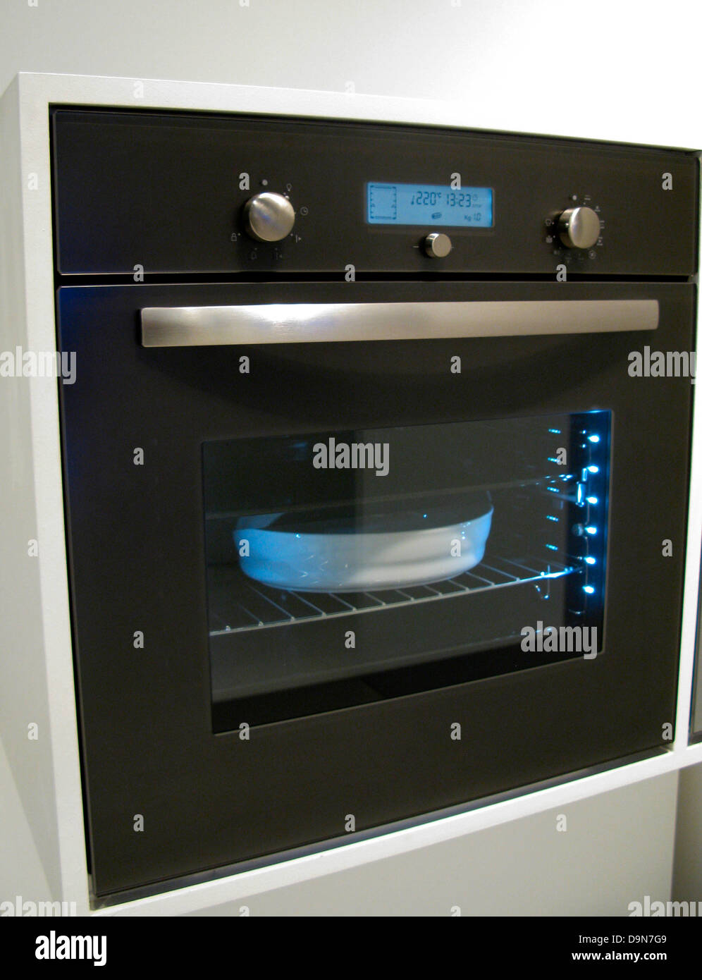 Electric oven hires stock photography and images Alamy