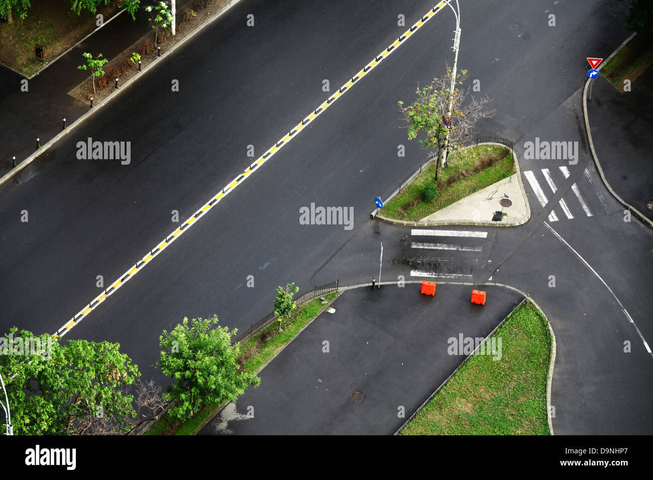 Aerial view empty way driving hi-res stock photography and images - Alamy