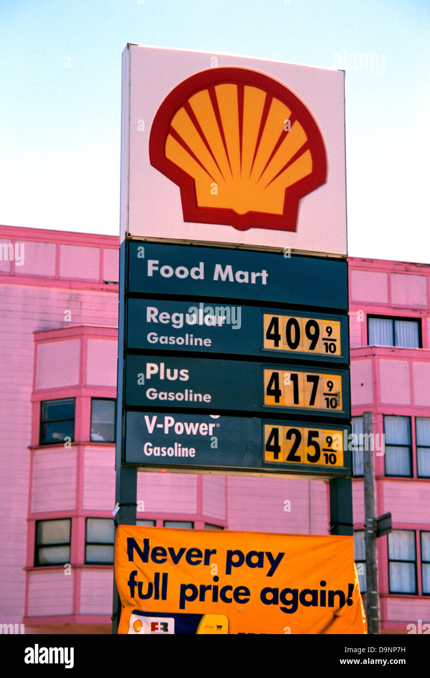 Shell gas station sign hires stock photography and images Alamy