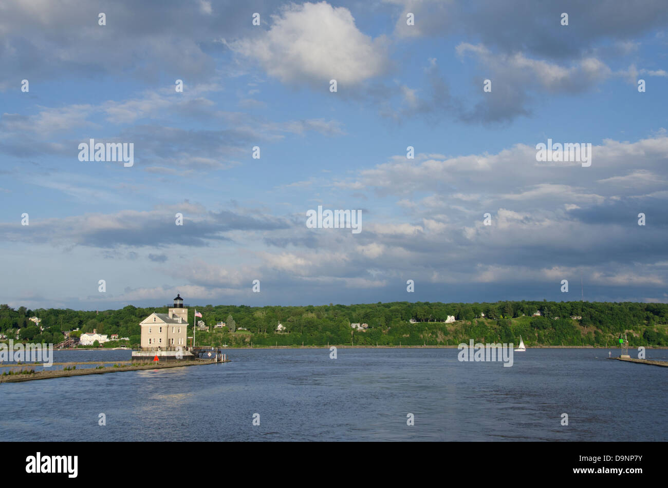 New York, Kingston, Hudson River. Rondout Creek Light aka Kingston