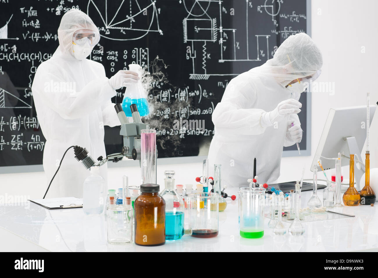 Lab scientists black and white hi-res stock photography and images - Alamy