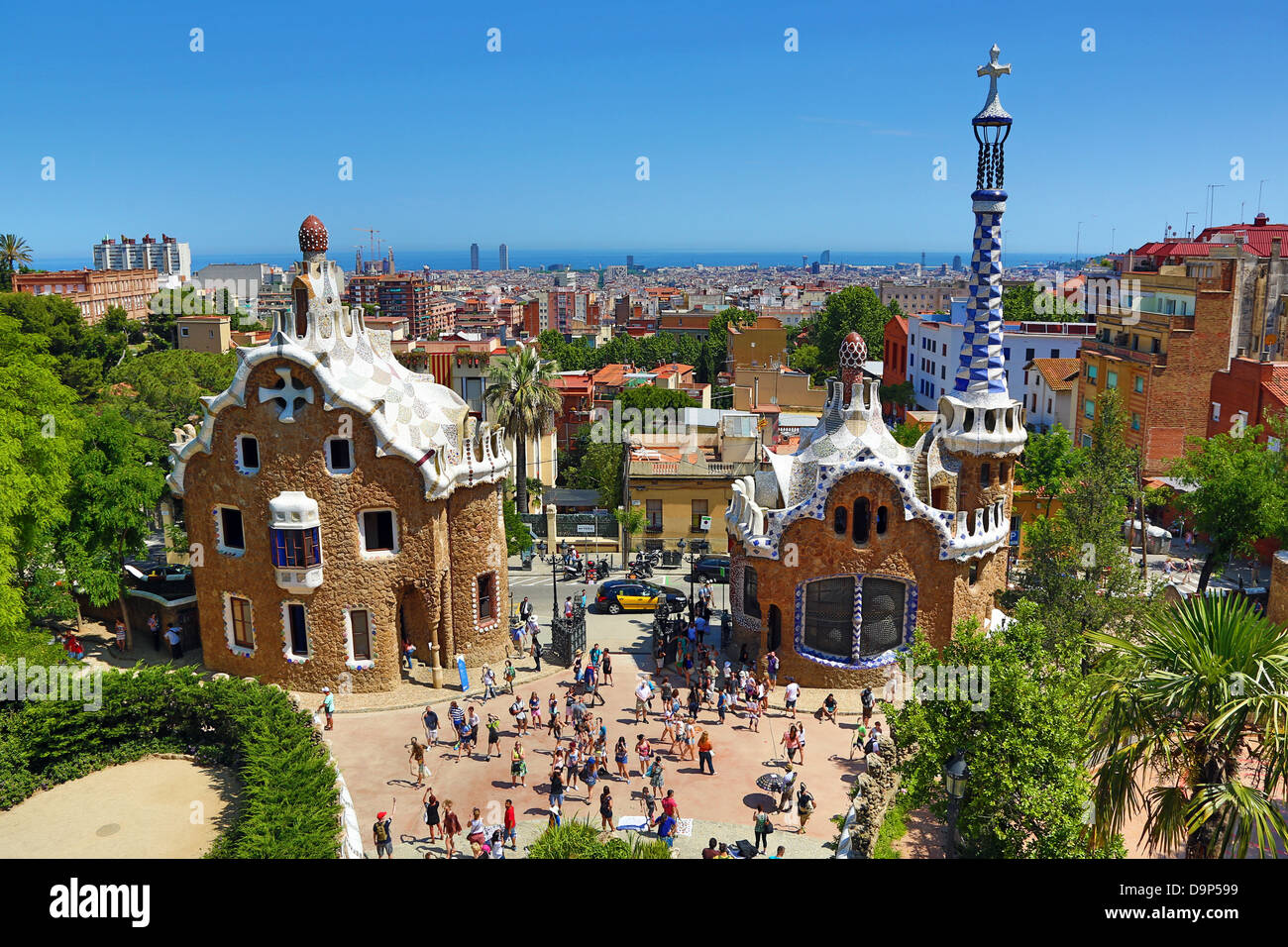 parc-guell-park-with-architecture-deisgned-by-antoni-gaudi-in-barcelona