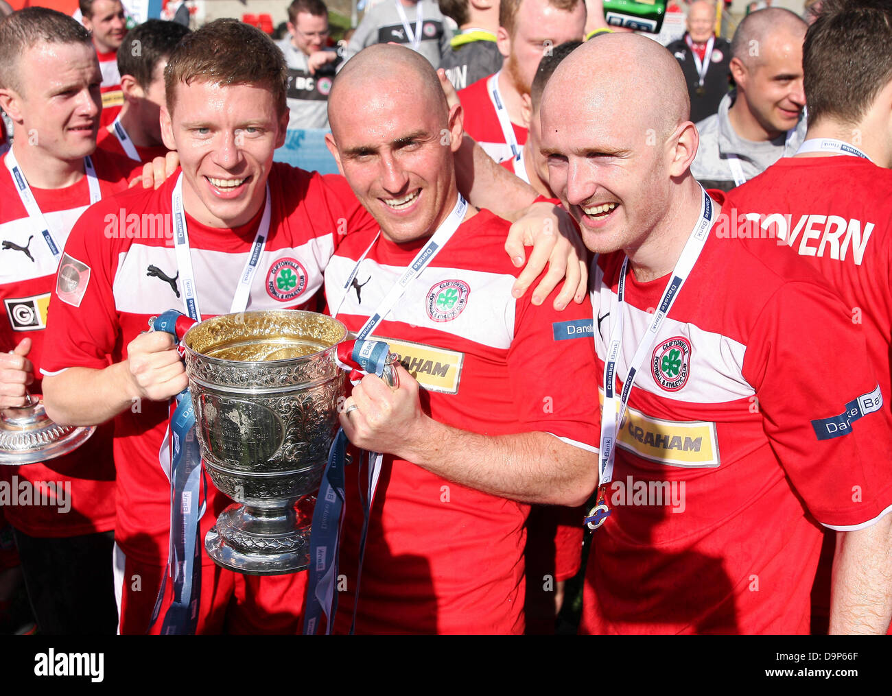 Cliftonville Football Club » Conlons have a ball