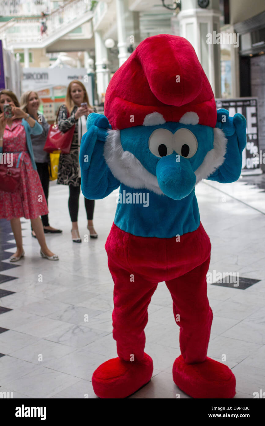 Smurf costume hi-res stock photography and images - Alamy
