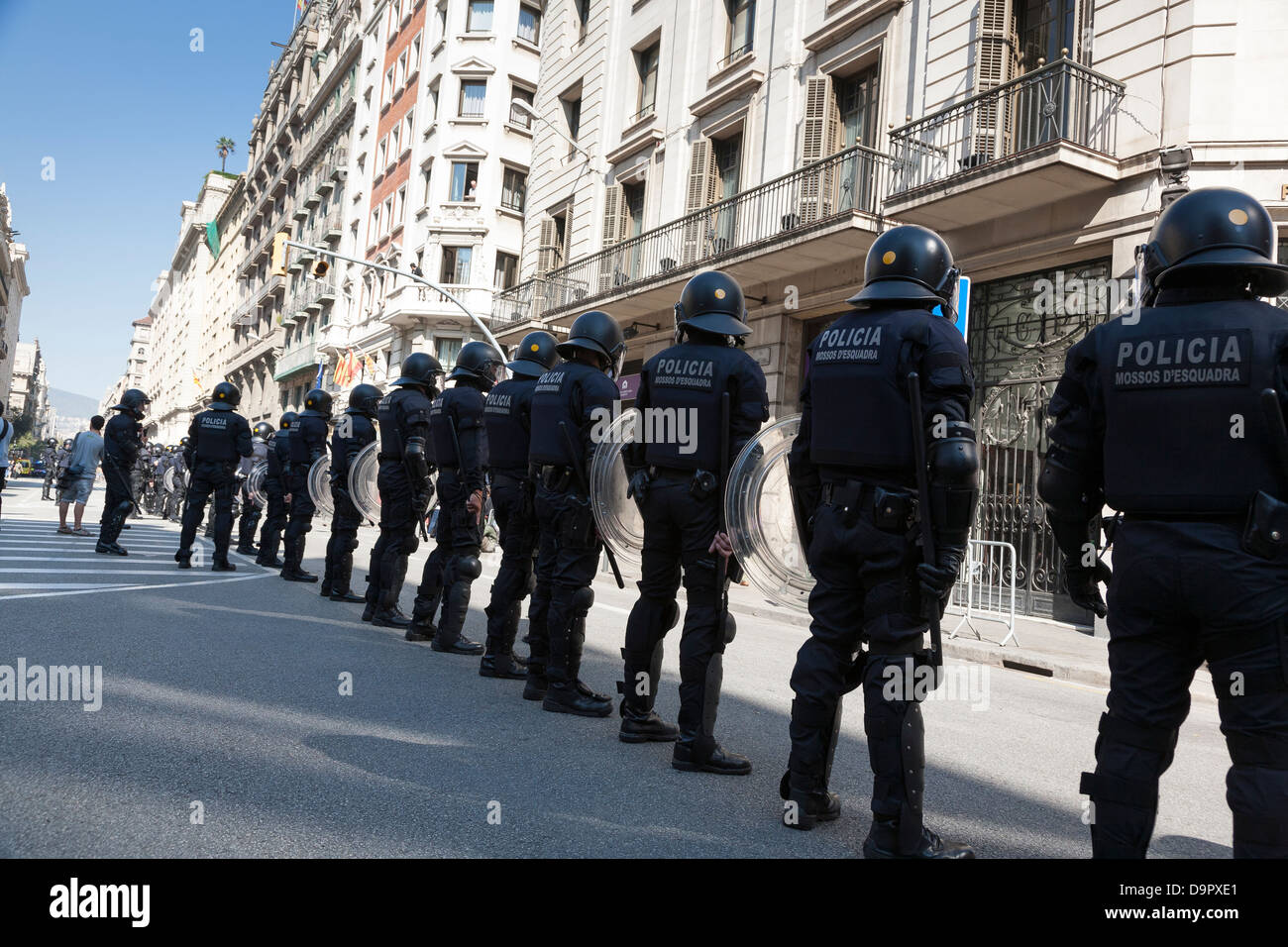 Los Mossos d'Esquadra cambian de uniforme después de 40 años