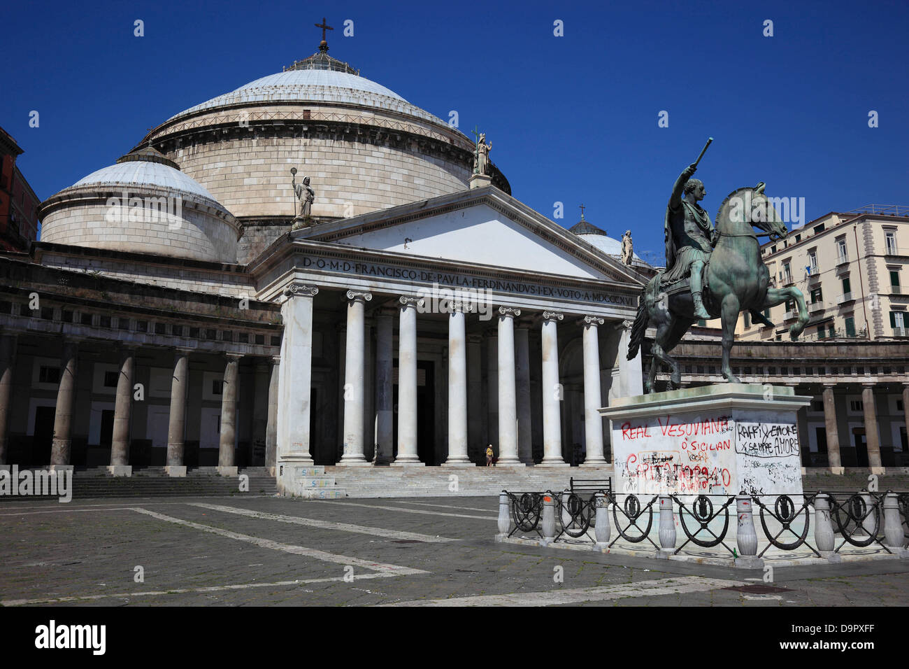 Basilica di San Francesco di Paola in Piazza del Plebiscito, Naples, Campania, Italy Stock Photo