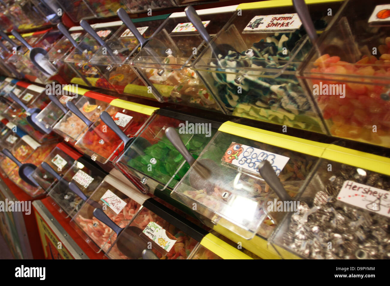 Bulk candy bin with scoop hires stock photography and images Alamy