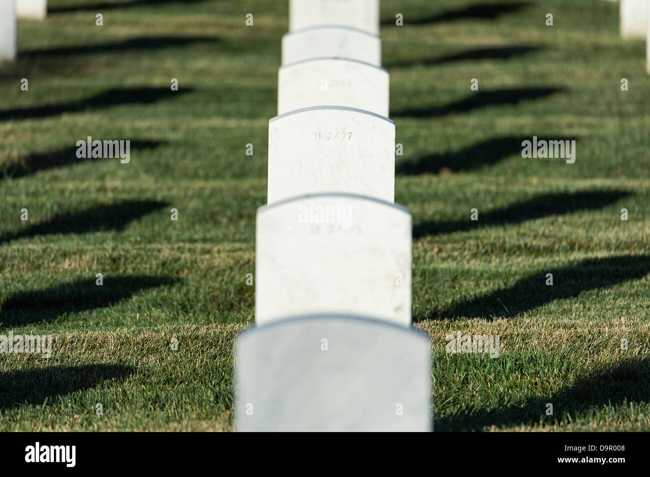 Grave markers of veteran soldiers, Arlington Cemetery, Virginia, USA Stock Photo