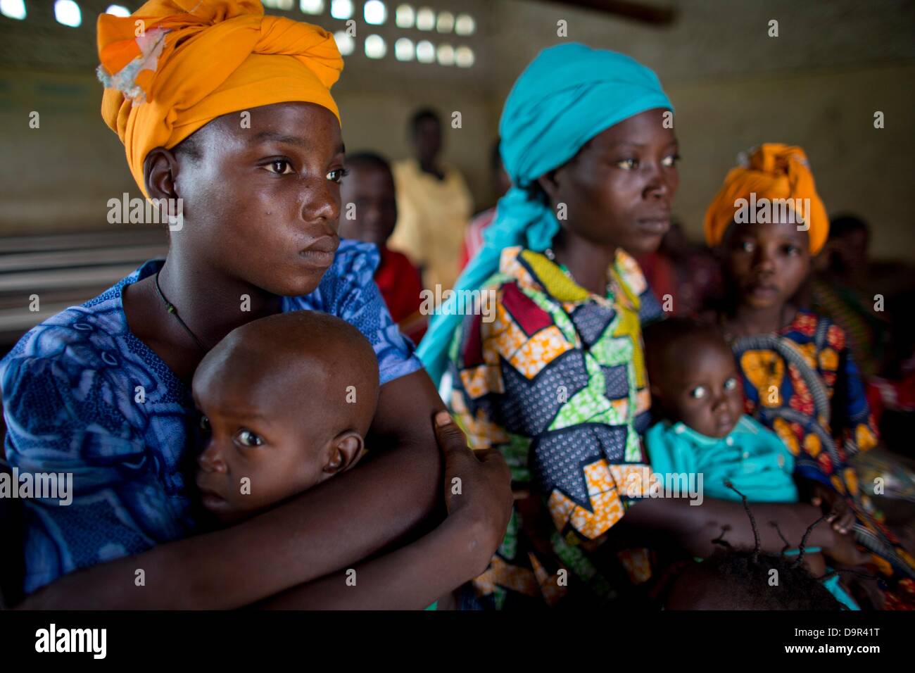 sick patients at MSF mobile clinic in CAR Stock Photo