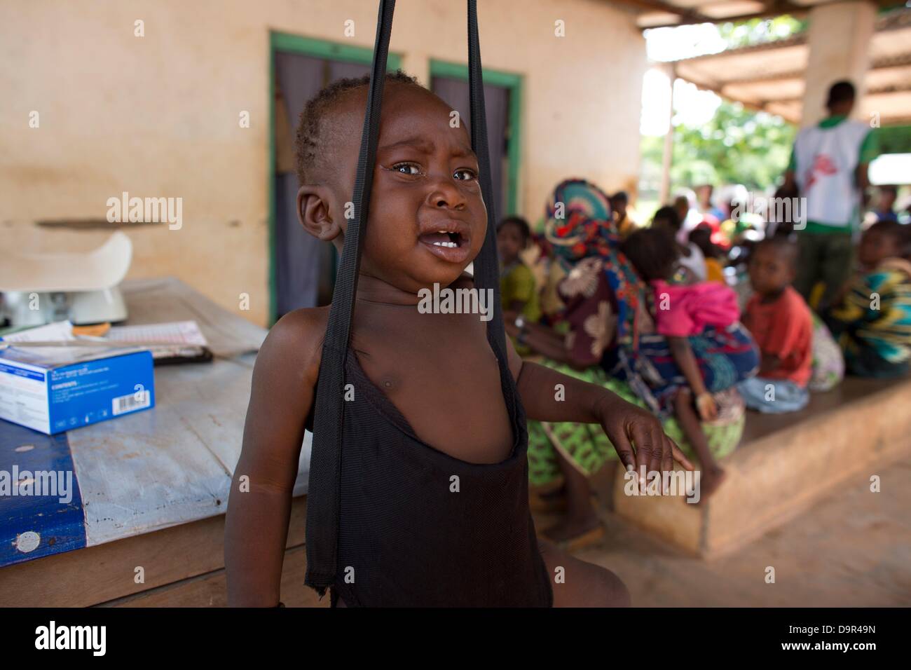 Mothers and children waiting at the  hospital in Central African Republic Stock Photo
