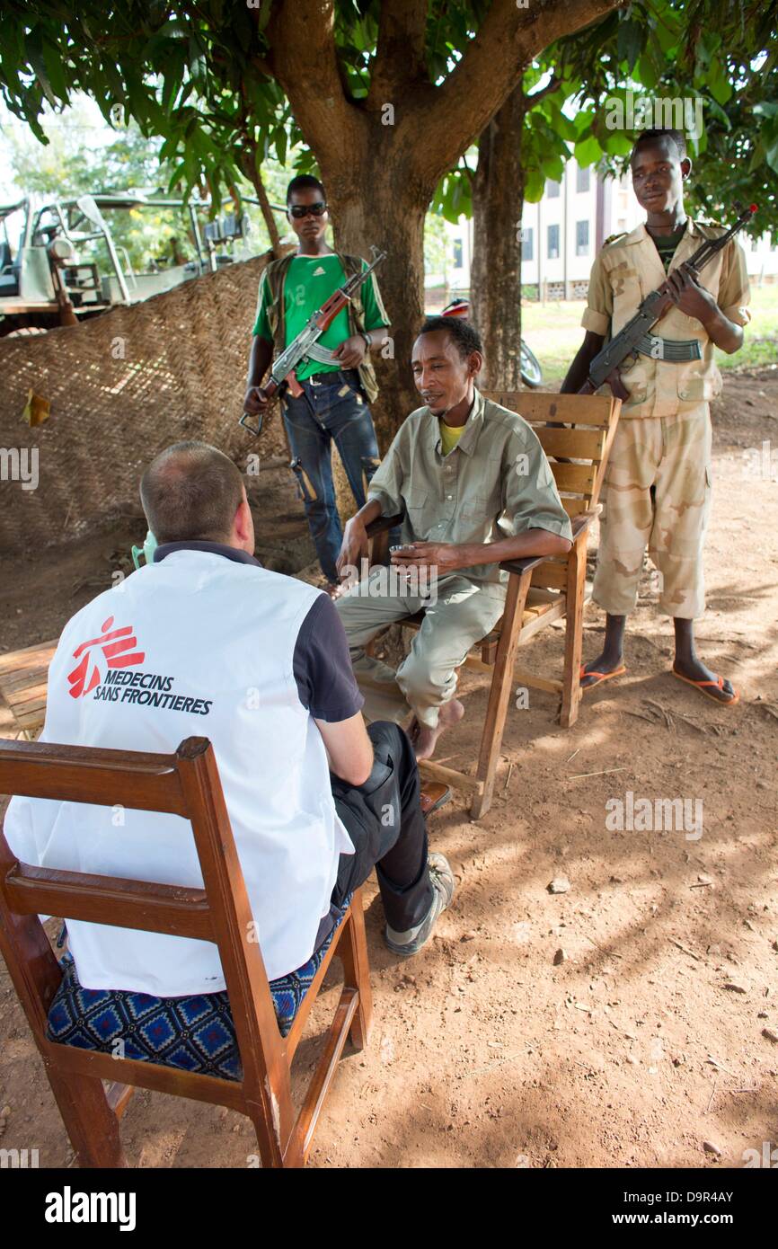 MSF negotiating with rebel leaders in batangafo, central african republic Stock Photo