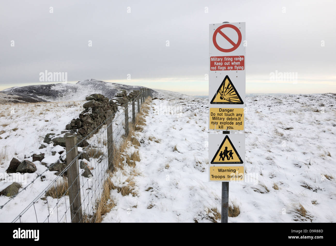 Ministry of Defence warning sign at the entrance to MoD land on the Pentland Hills near Edinburgh Stock Photo
