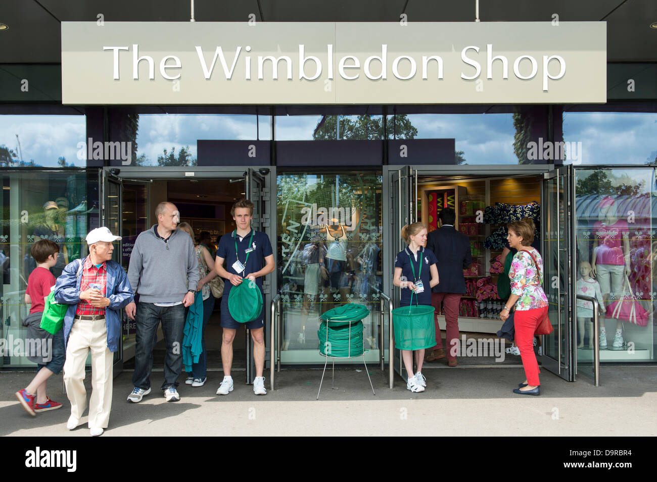 Wimbledon tennis shop hi-res stock photography and images - Alamy
