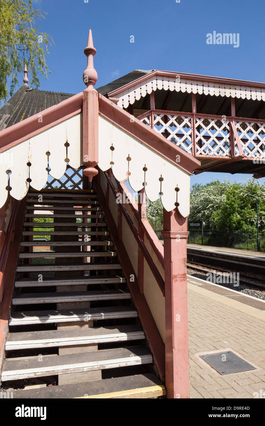 Ornate Victorian Passenger Footbridge At Wilmcote Railway Station 