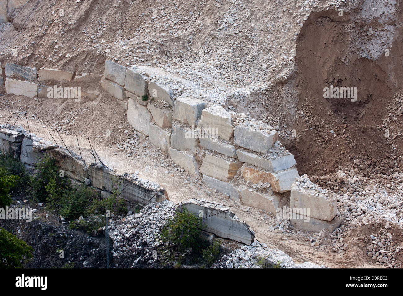 Access road to a marble quarry near Carrara Stock Photo Alamy