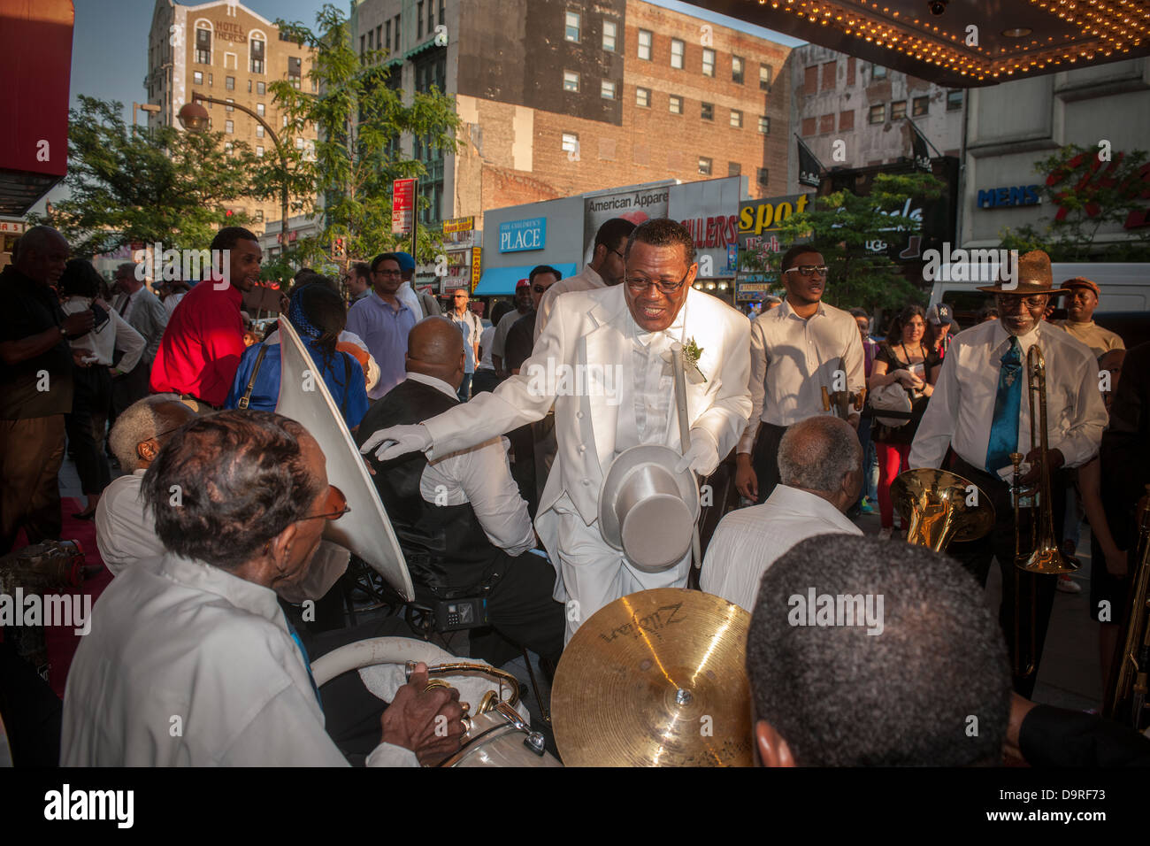 Celebrity funeral hires stock photography and images Alamy