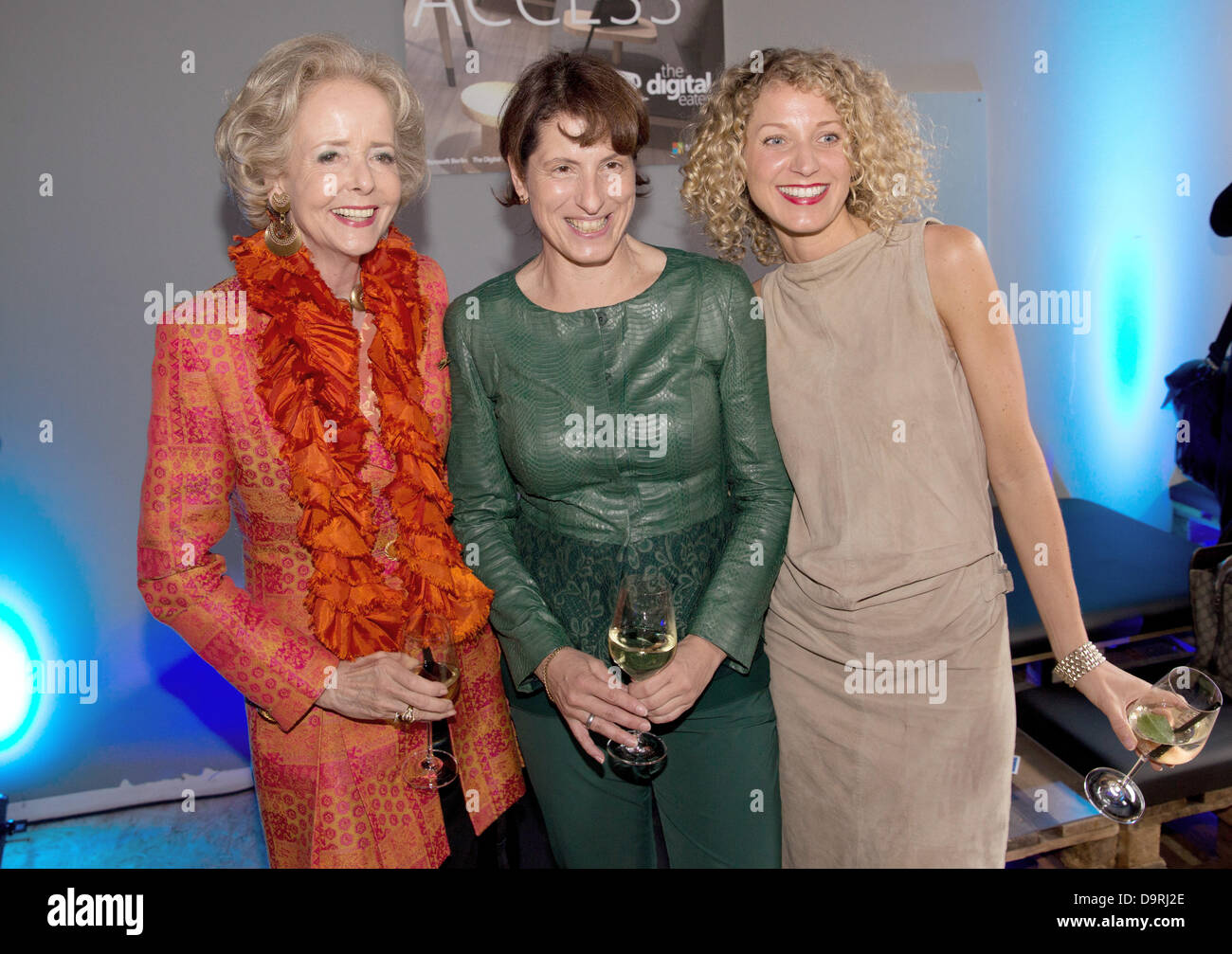 Isa von Hardenberg (L-R), Dorothee Belz (Vice President Microsoft Europe) and presentor Aline von Drateln pose during the presentation of Microsoft Berlin in Berlin, Germany, 25 June 2013. The world's first public Microsoft Center 'Microsoft Berlin' is under construction on four floors and an area of 3,000 square meters. Photo: JOERG CARSTENSEN Stock Photo