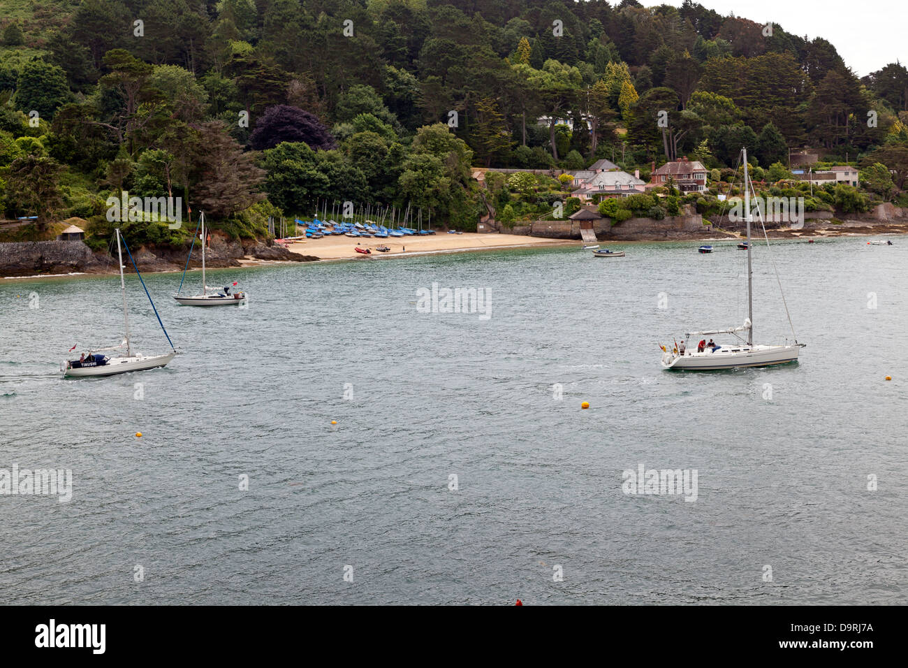 Yachts sailing in Salcombe Harbour Stock Photo - Alamy