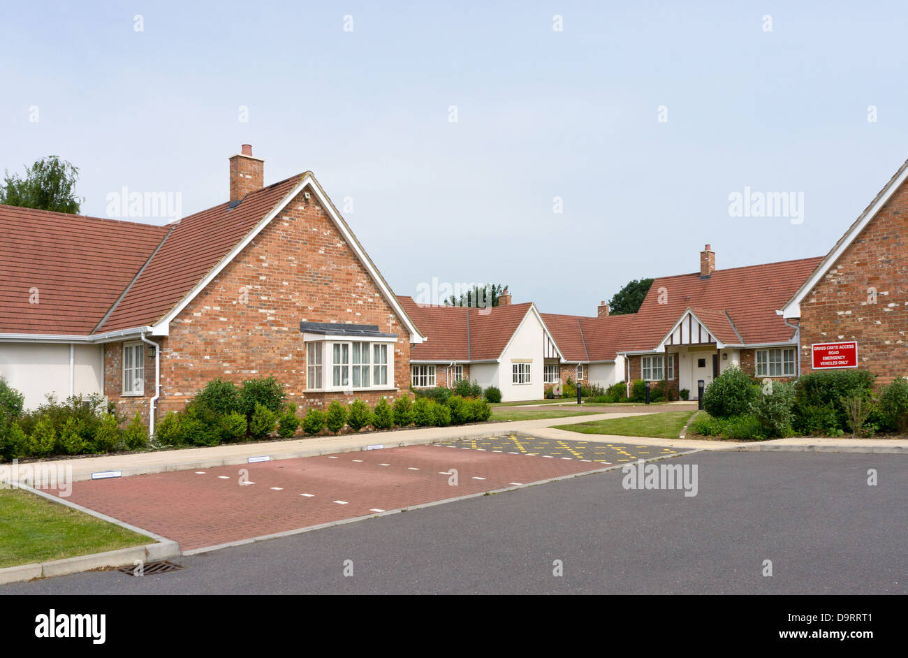 Retirement bungalow hires stock photography and images Alamy