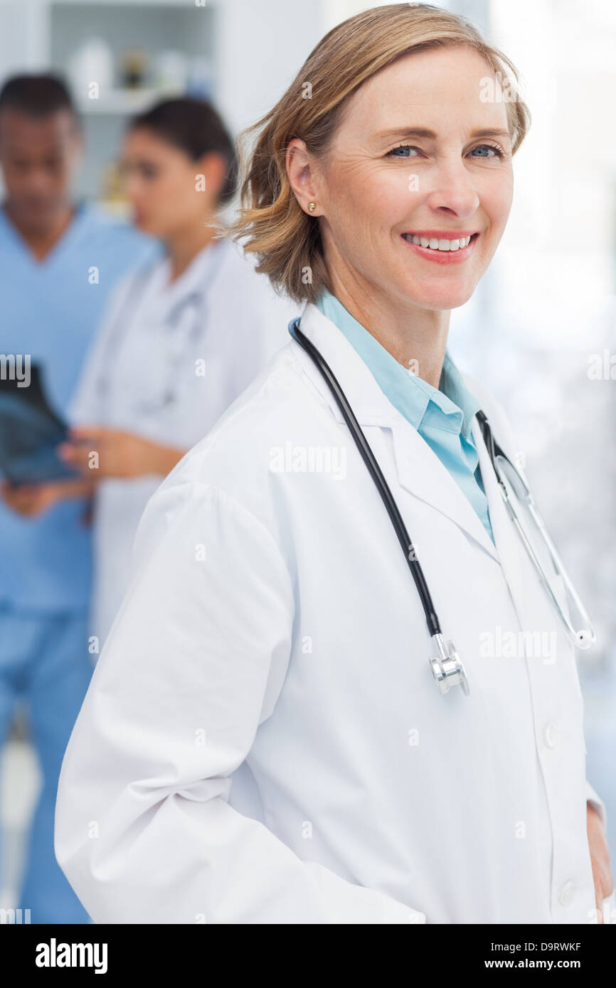 врач мужчина. красивая женщина врач в возрасте. стать врачом в 40. красивый доктор мужчина. деревянченко мария владимировна волгоград.