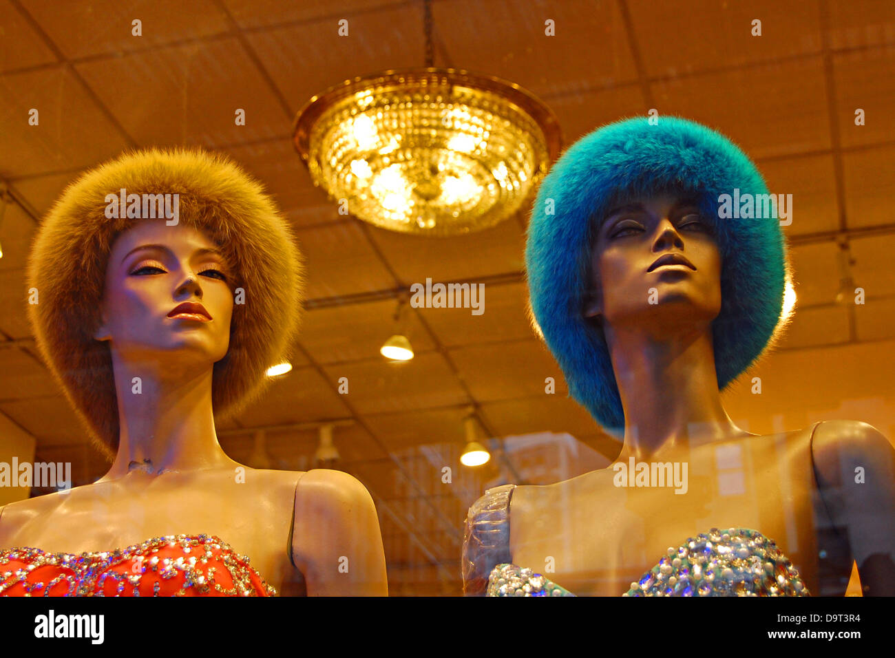 Store Window Mannequins, New York City Stock Photo Alamy