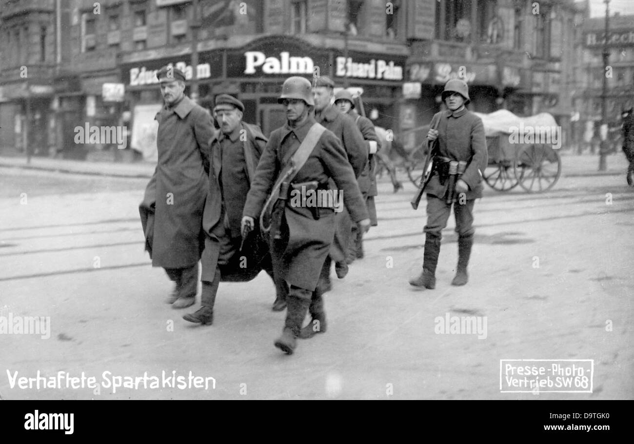 German Revolution 1918/1919: Arrested spartacists are pictured in Berlin, Germany, Date unknown. Fotoarchiv für Zeitgeschichte Stock Photo