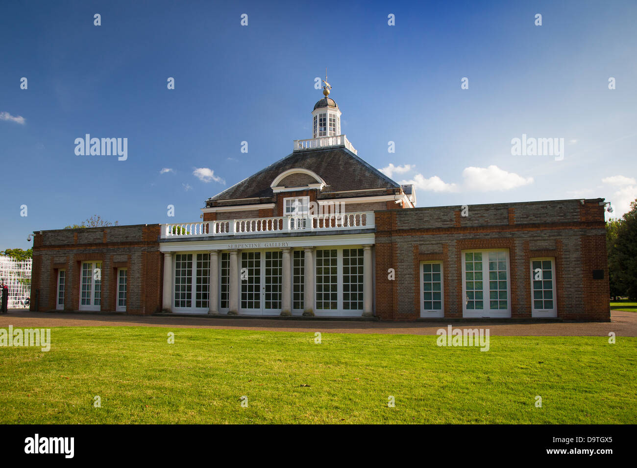Serpentine Gallery, Kensington Gardens, Hyde Park, London, UK Stock