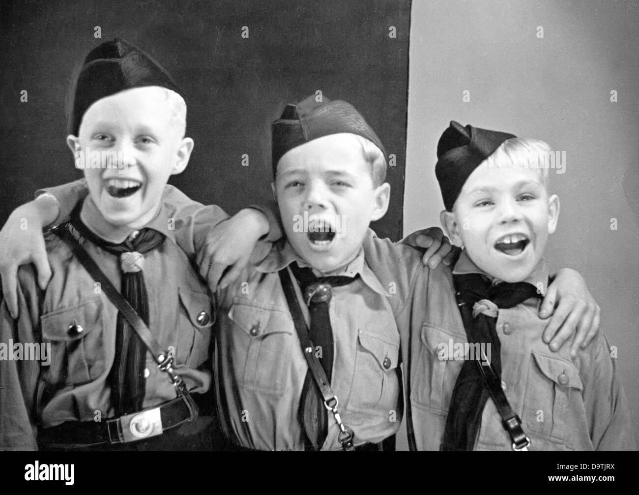 Singin boys from the German Youth in uniform. Date and location unknown. Fotoarchiv für Zeitgeschichte Stock Photo