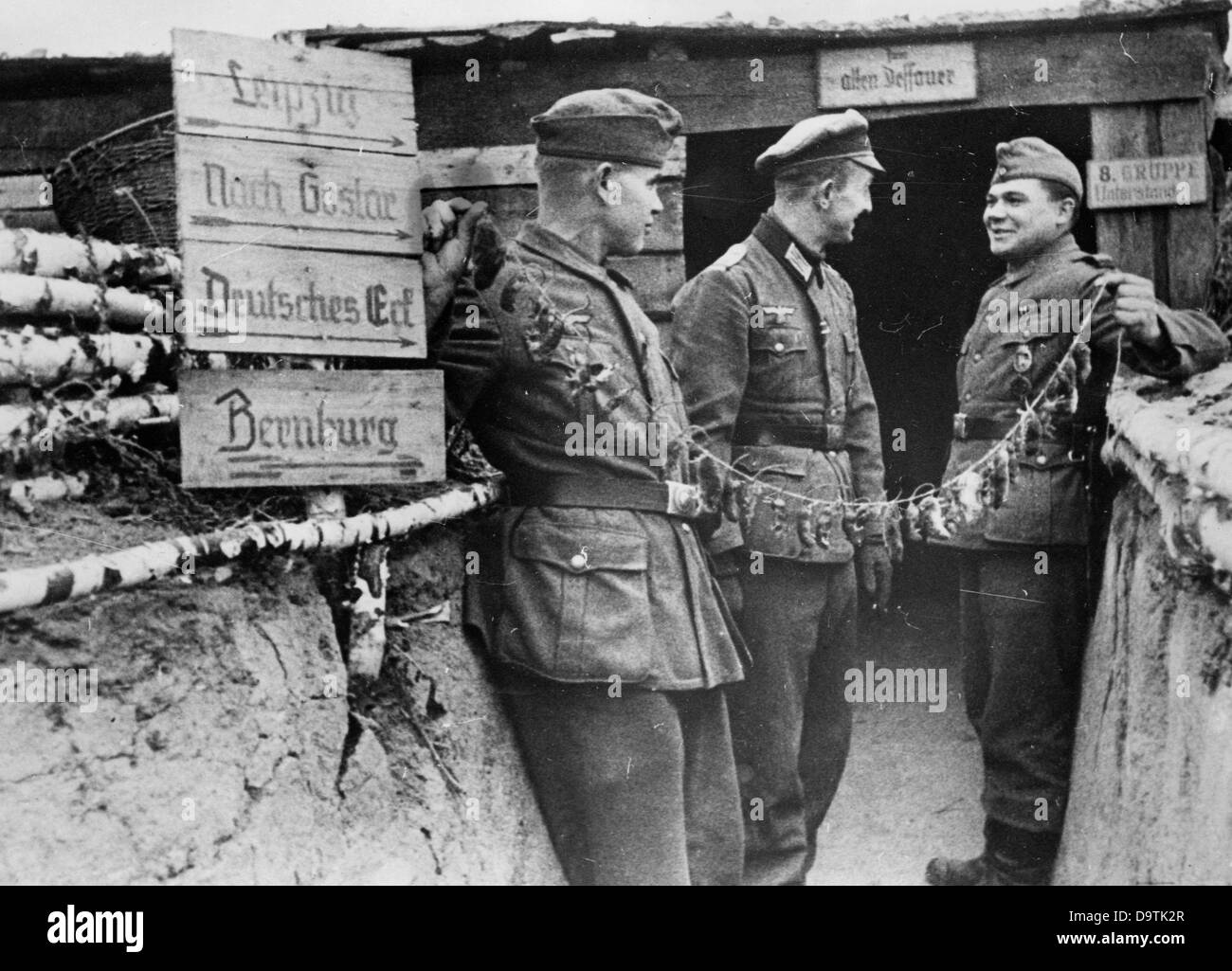 Правда 2 мировой войны. Немецкие солдаты в окопах 1945. Немецкие солдаты на Восточном фронте.