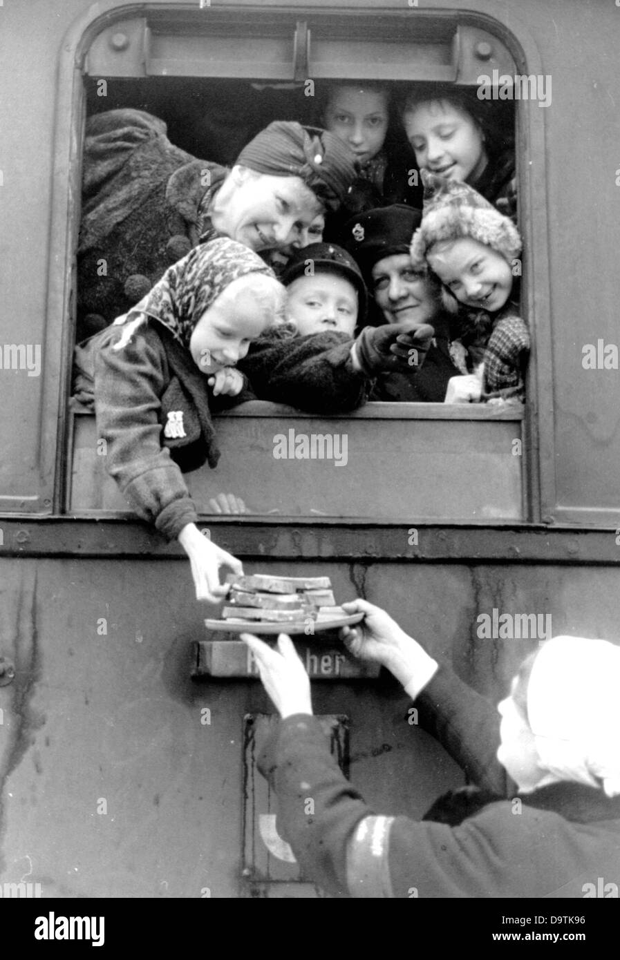 Gives food Black and White Stock Photos Images Alamy