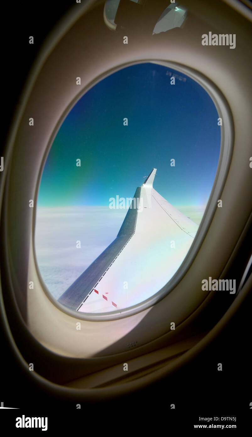 44000 >> Deep Blue Sky Behind The Wing Of A Jet Plane At 44 000 Feet High 44000 >> Deep Blue Sky Behind The Wing Of A Jet Plane At 44 000 Feet High